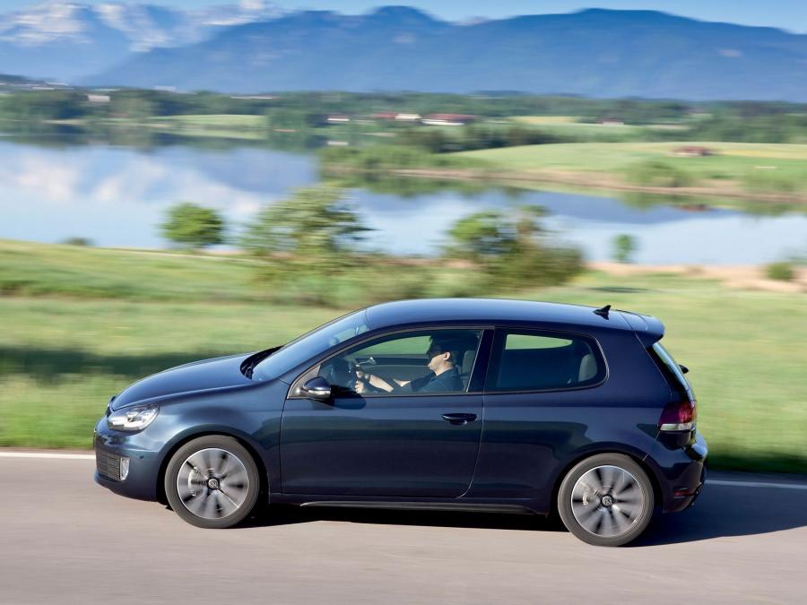  Volkswagen Golf GTD 3-Door 2009 года  (фото 9 из 34)